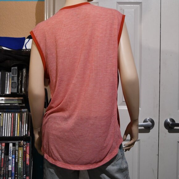 Women's NIKE Breathe sleeve less Loose fit DRI FIT TOP MSRP 55.00 S-L New W Tag - Picture 3 of 6